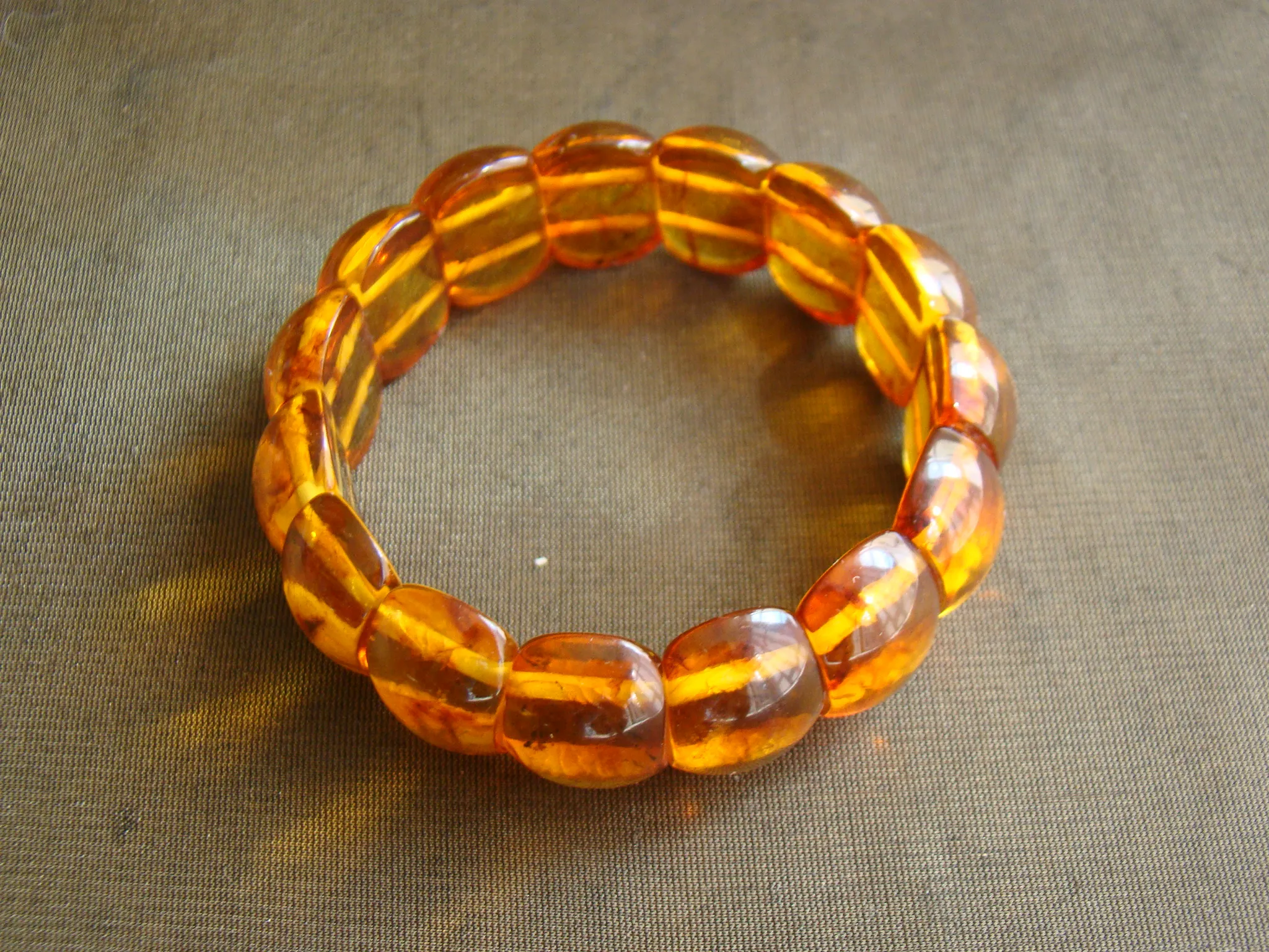 grote barnsteen armband flexibel