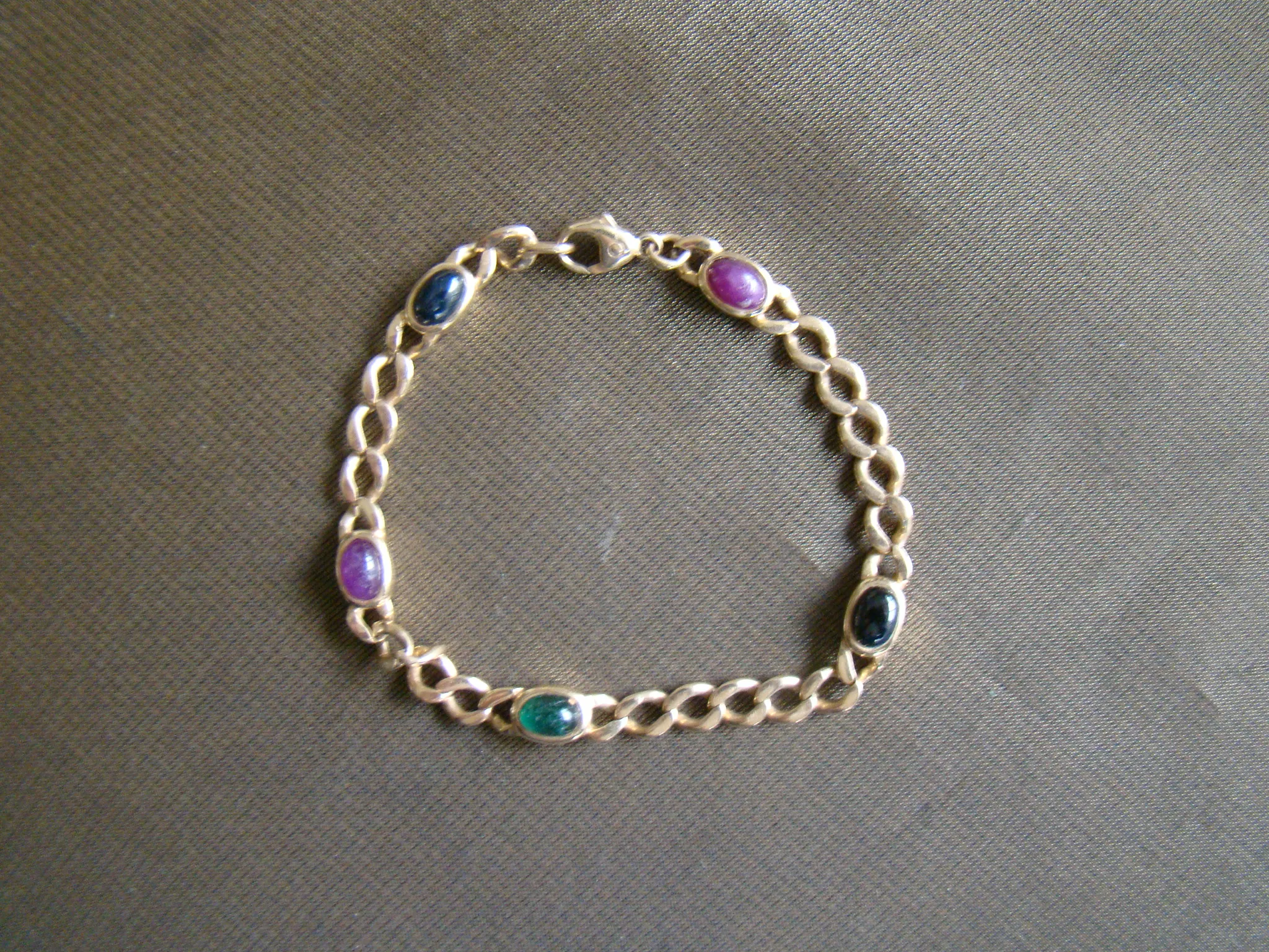 14 kt geel gouden armband cabuchon robijn saffier smaragd