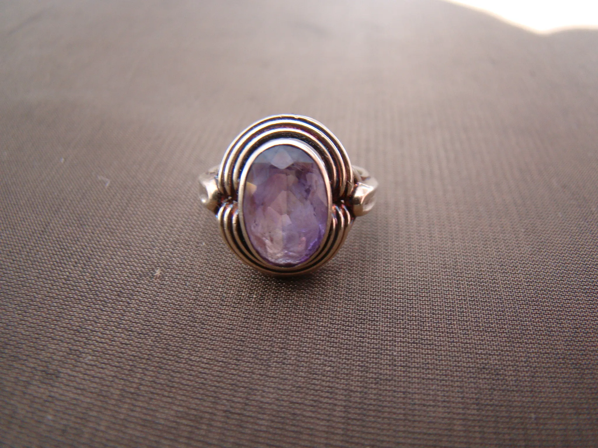 14 kt geel gouden ring amethist ovaal maat 17,25