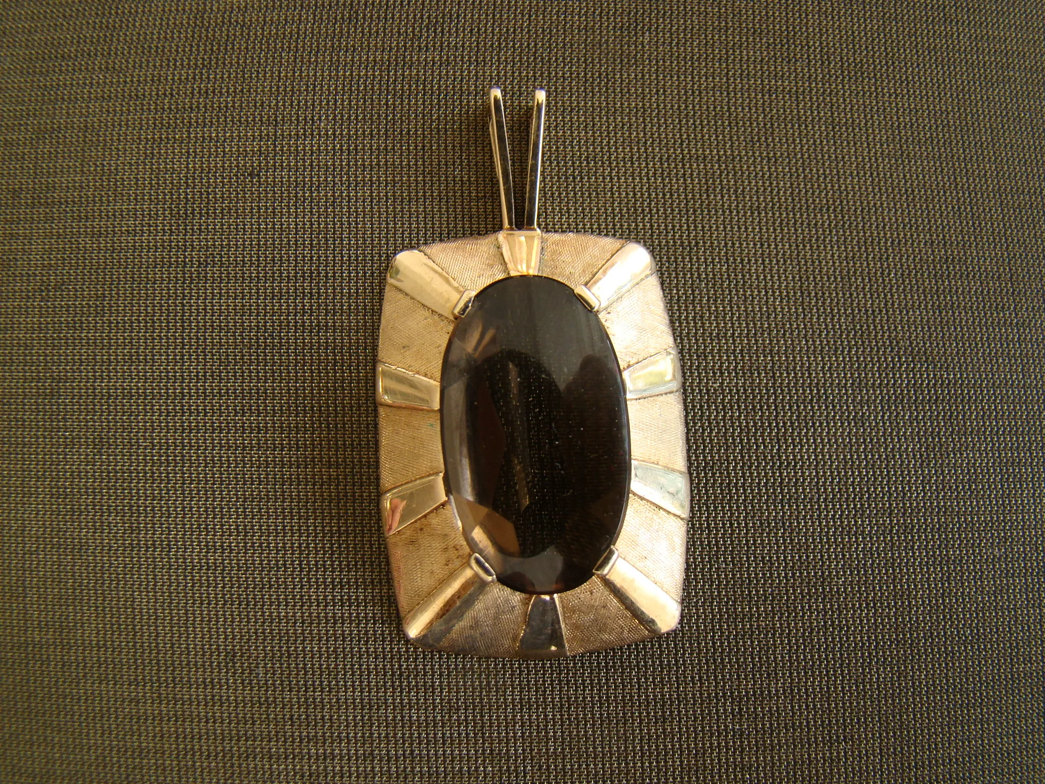 14 kt geel gouden hanger rechthoekig ovale rooktopaas