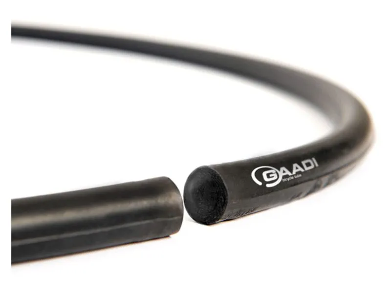 Gaadi Bib 28×1 1/4-1 3/8 blitz 40mm rubena 32/37-6 Zwart