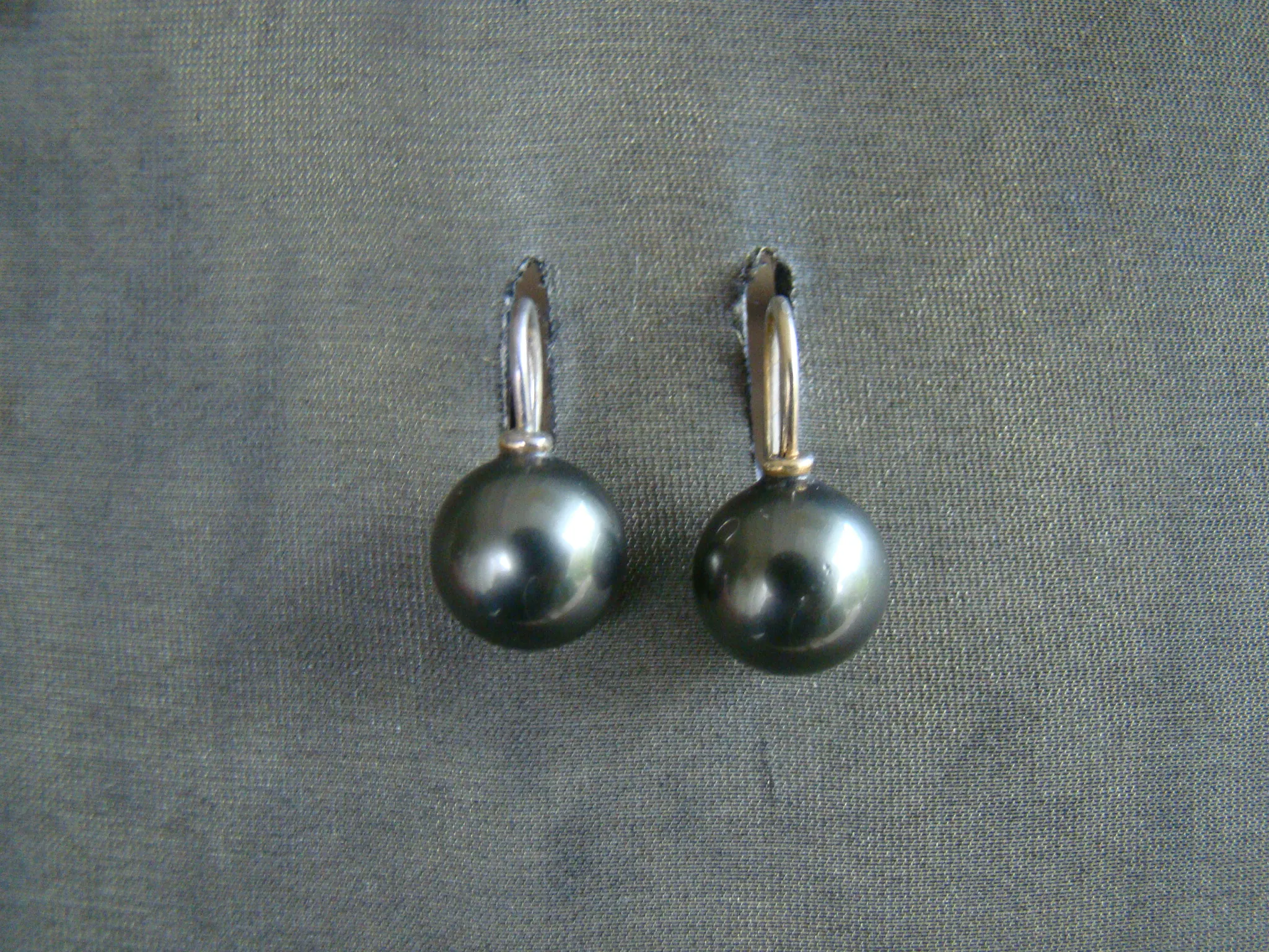 zilveren oorhaakjes met imitatie tahiti parel